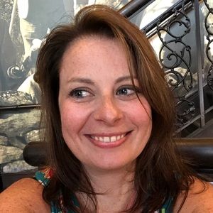 Meet your Posher, Maura